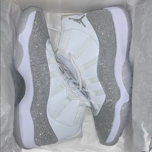 Jordan 11 Retro 7.5 Women 6Y
